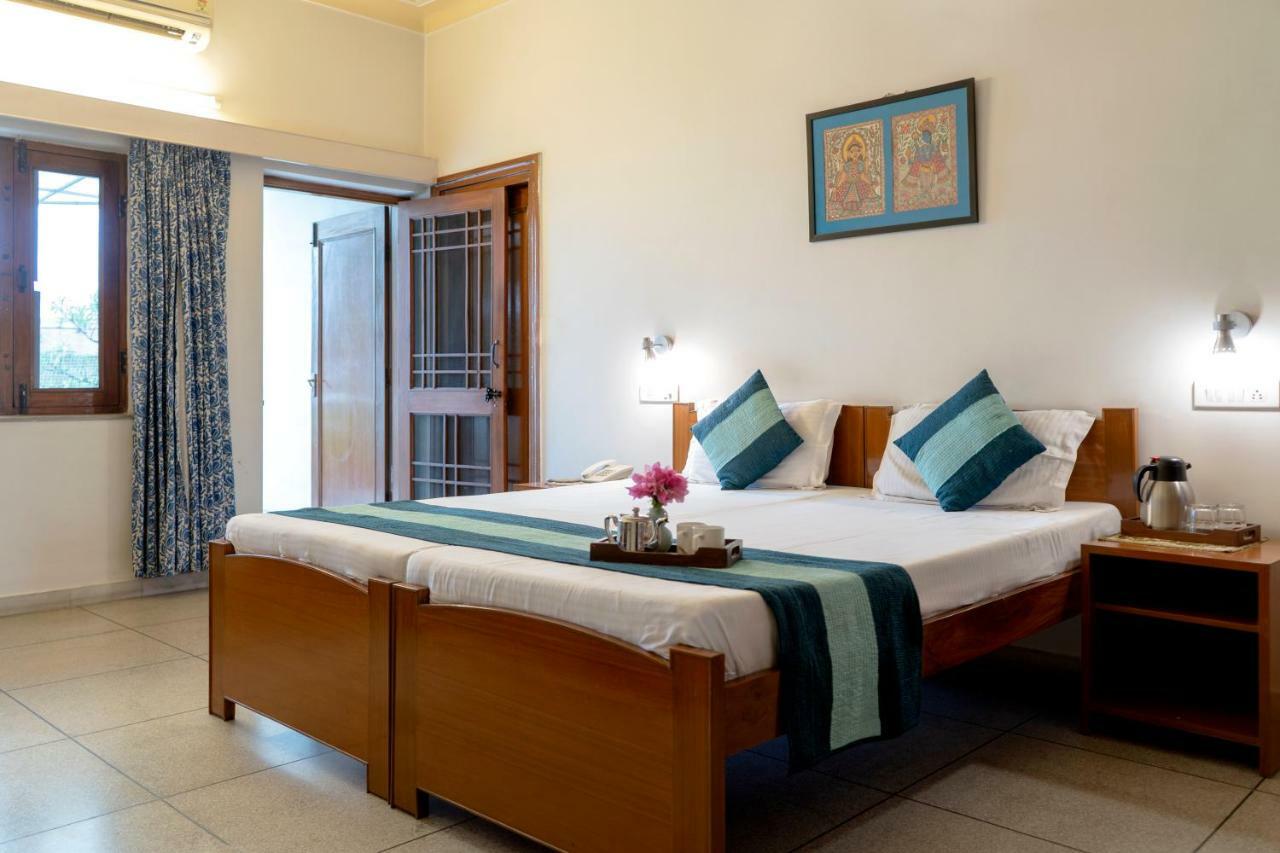 Giri Homestay By Vista Rooms Jaipur Exteriör bild