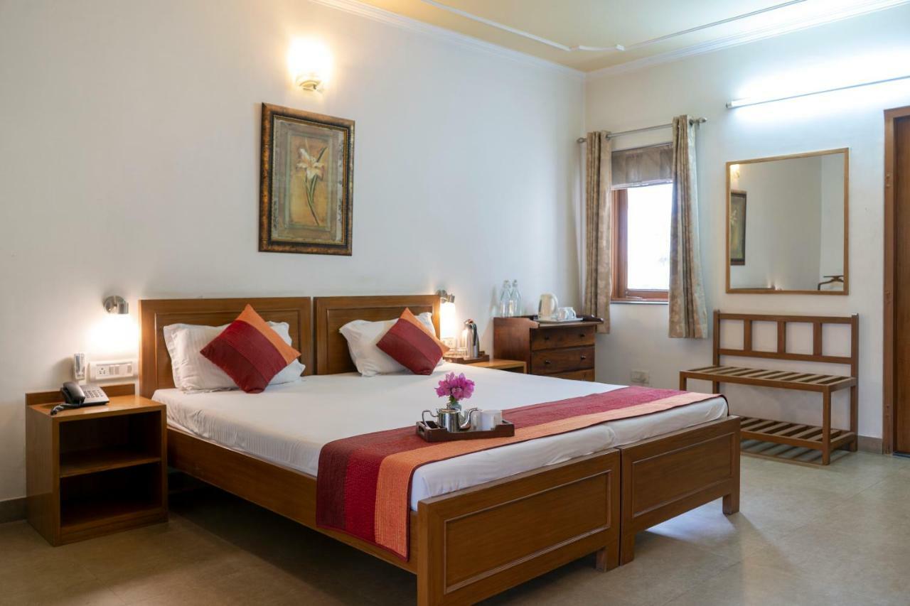 Giri Homestay By Vista Rooms Jaipur Exteriör bild