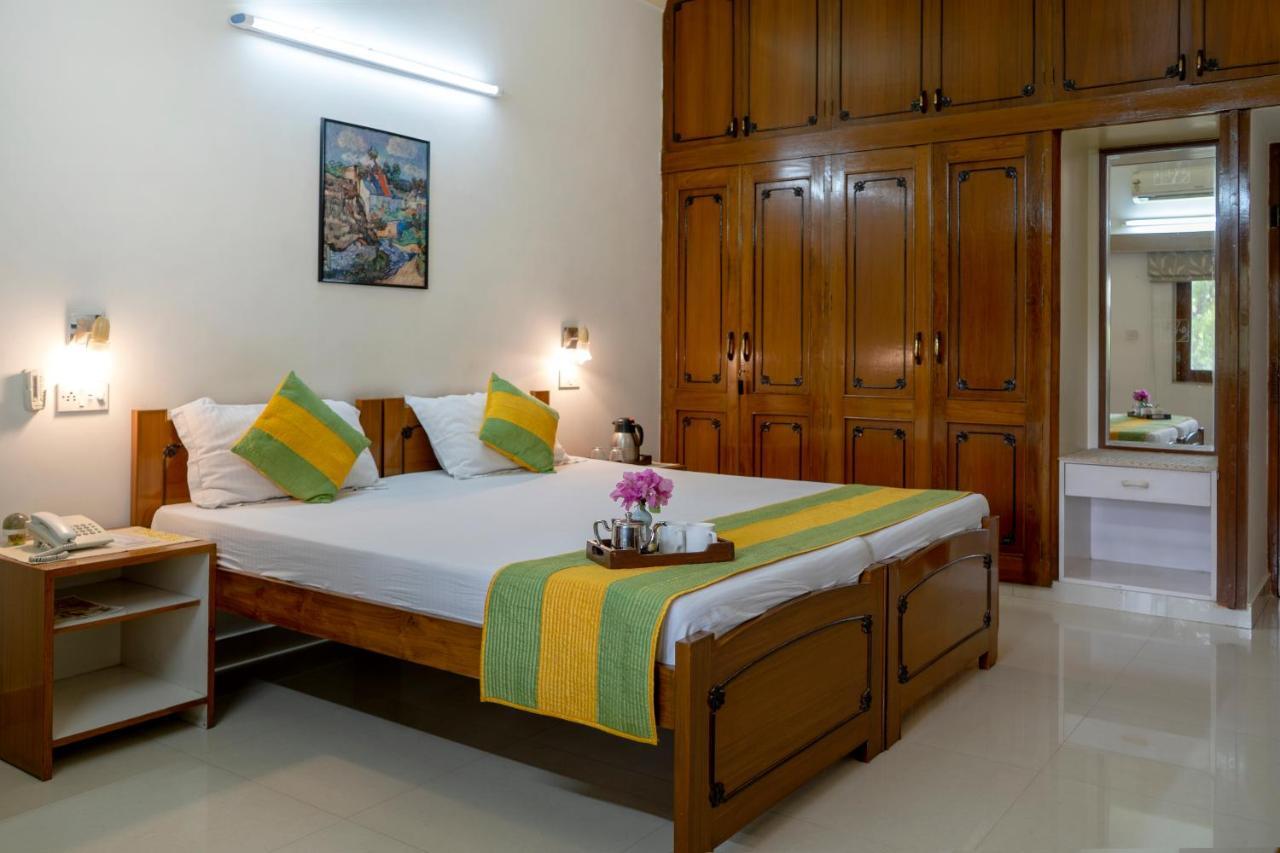Giri Homestay By Vista Rooms Jaipur Exteriör bild