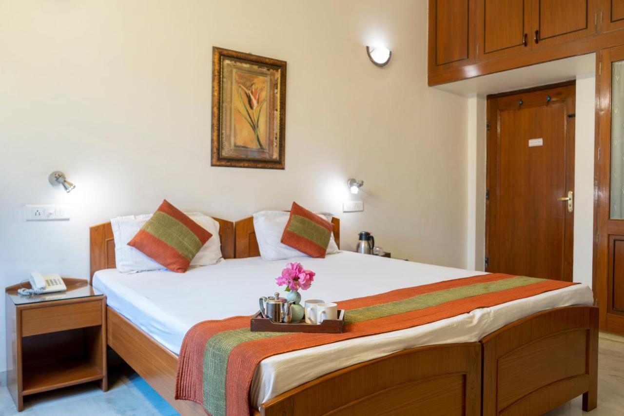 Giri Homestay By Vista Rooms Jaipur Exteriör bild