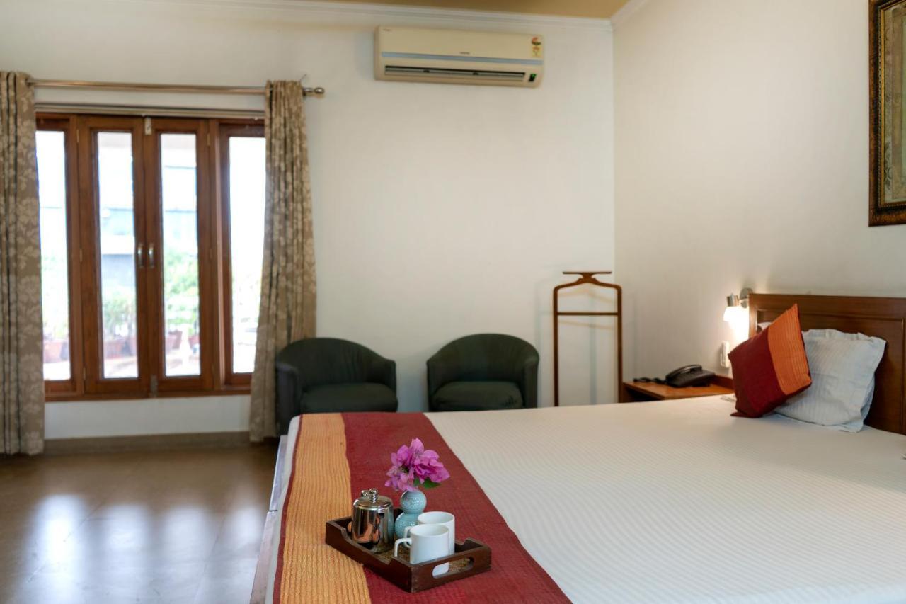 Giri Homestay By Vista Rooms Jaipur Exteriör bild